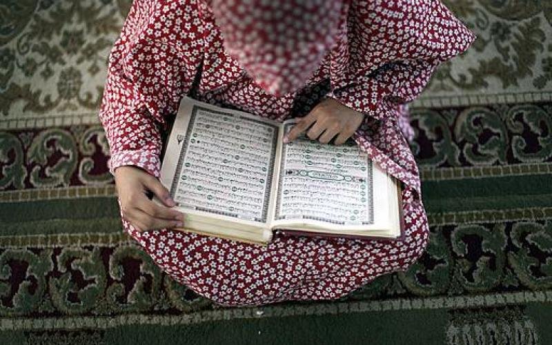 محفظين قرآن في الإمارات