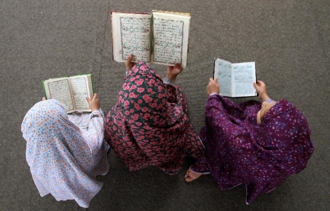 محفظين قرآن في الإمارات