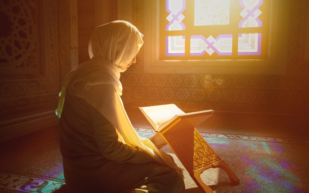 تحفيظ القرآن للنساء عن بعد بسلطنة عمان