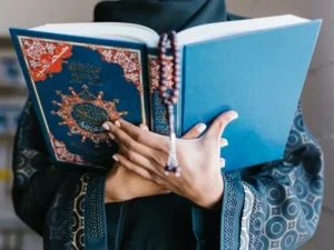 تعلم القرآن الكريم عبر الإنترنت